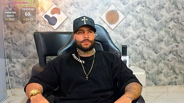 Snapshot of Apolo_rousse1 chatting on February 3, 2026, 9:42 pm Apolo rousse1 online show from February 3, 2026, 9:42 pm