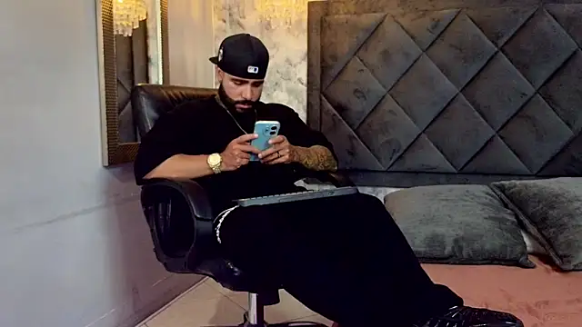 Apolo rousse1 online show from September 23, 2025, 9:11 pm