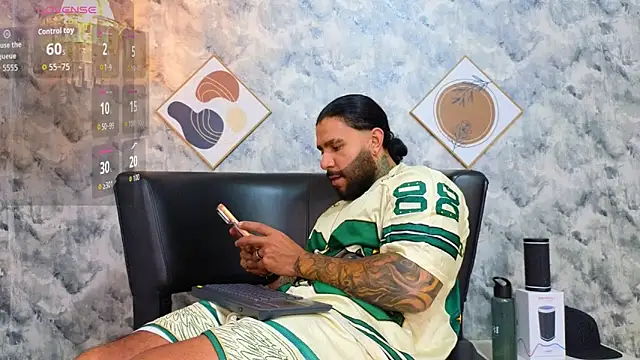 Snapshot of Apolo_rousse1 chatting on February 6, 2026, 9:00 pm Apolo rousse1 online show from February 6, 2026, 9:00 pm