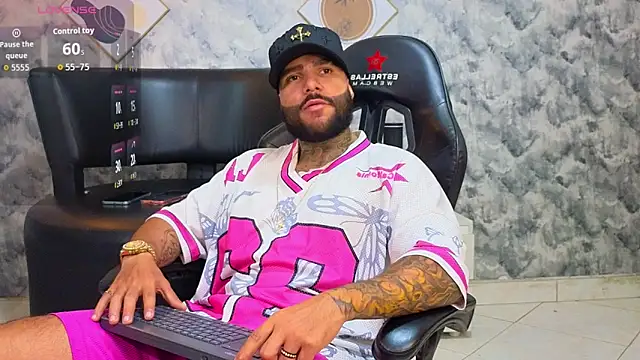 Snapshot of Apolo_rousse1 chatting on February 4, 2026, 11:44 pm Apolo rousse1 online show from February 4, 2026, 11:44 pm