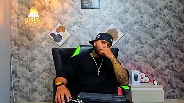 Snapshot of Apolo_rousse1 chatting on February 20, 2026, 9:28 pm Apolo rousse1 online show from February 20, 2026, 9:28 pm