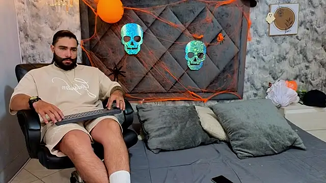 Apolo rousse1 online show from October 16, 2025, 9:01 pm