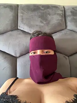 Rabroba89six online show from September 18, 2025, 12:41 pm