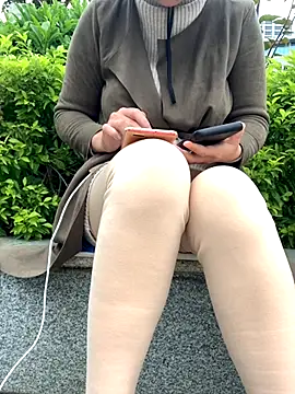 zhizhinaigai online show from November 3, 2025, 2:28 am