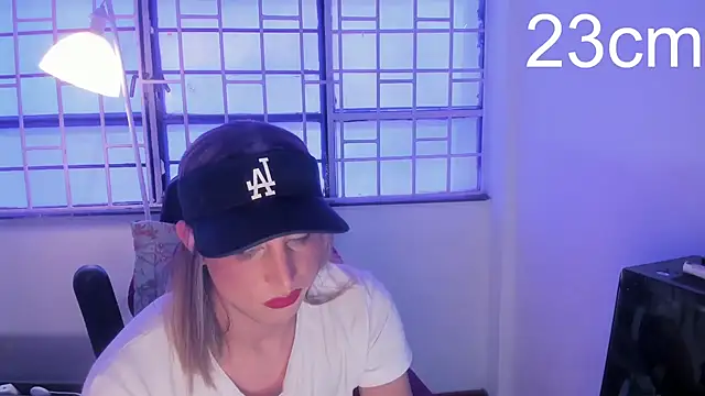 angelgoald1 online show from September 11, 2025, 6:19 pm