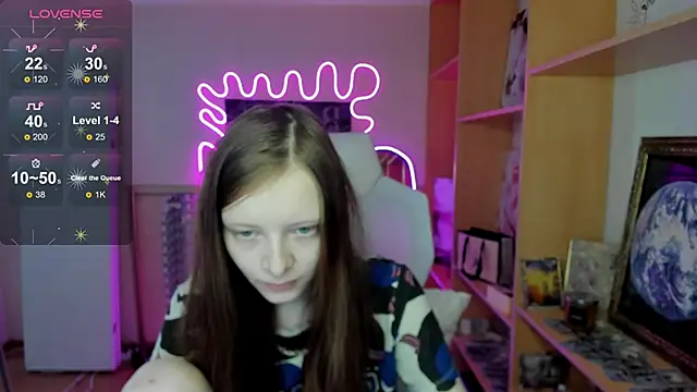 AliceHaris online show from November 15, 2025, 3:10 am