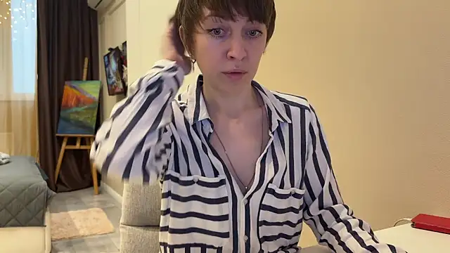 daniellia  online show from March 23, 2026, 2:17 pm