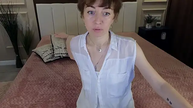 daniellia  online show from September 24, 2025, 8:10 am