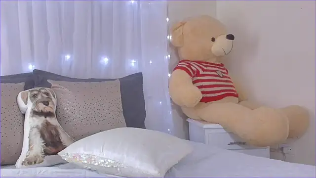 looklikeamovie online show from September 24, 2025, 7:31 pm