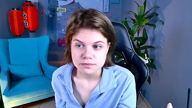 EllieMurler online show from November 9, 2025, 9:13 am