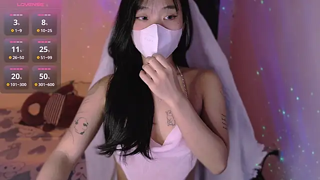 Snapshot of Phuong_Bee chatting on September 23, 2025, 12:45 pm Phuong Bee online show from September 23, 2025, 12:45 pm