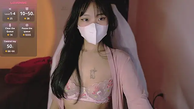 Snapshot of Phuong_Bee chatting on October 11, 2025, 1:23 pm Phuong Bee online show from October 11, 2025, 1:23 pm