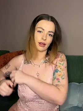 PiperPassionX online show from December 3, 2025, 9:36 pm