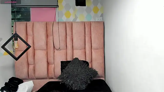 Kiara Cruz   online show from October 11, 2025, 8:21 pm