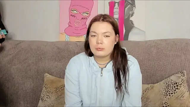 Snapshot of ArielGirl chatting on October 31, 2025, 10:34 am ArielGirl online show from October 31, 2025, 10:34 am