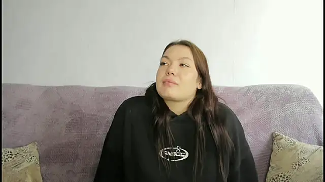 Snapshot of ArielGirl chatting on October 13, 2025, 8:27 am ArielGirl online show from October 13, 2025, 8:27 am