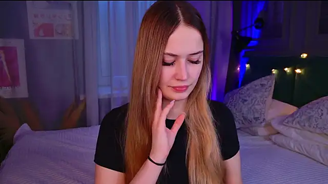 Sofii Ly online show from November 26, 2025, 6:13 am