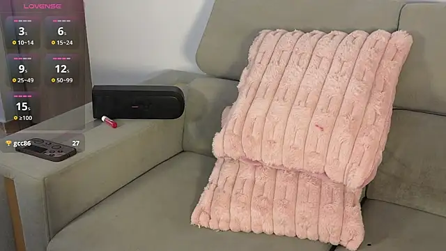 Snapshot of chloe_ember chatting on April 7, 2026, 7:32 am chloe ember online show from April 7, 2026, 7:32 am