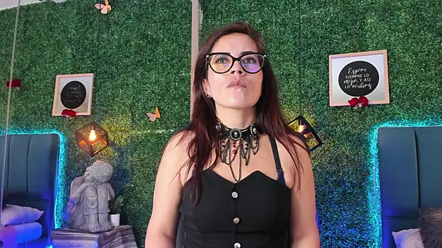 Linagh  online show from April 6, 2026, 11:33 am