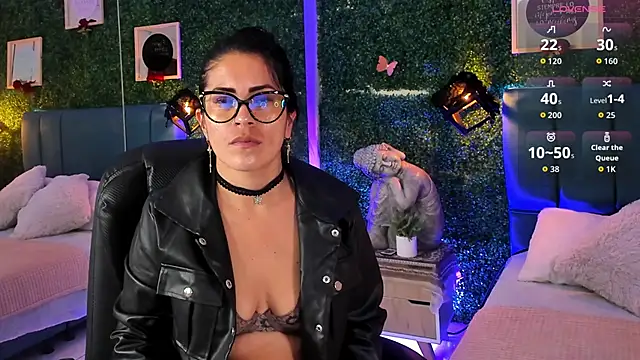 Linagh  online show from November 21, 2025, 11:53 am