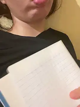 Snapshot of Mroma89six chatting on September 21, 2025, 3:28 pm Mroma89six online show from September 21, 2025, 3:28 pm