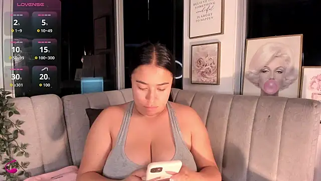 Zoey thompson online show from October 6, 2025, 11:05 pm