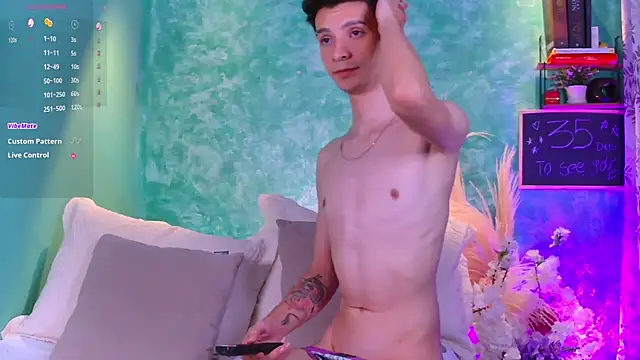 VicenteFerrer online show from September 18, 2025, 4:15 am