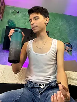 VicenteFerrer online show from November 22, 2025, 5:34 pm