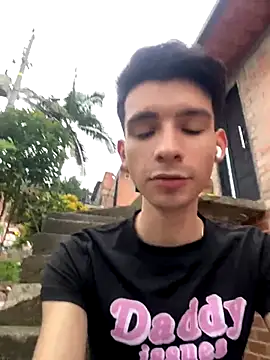 VicenteFerrer online show from November 18, 2025, 10:24 pm