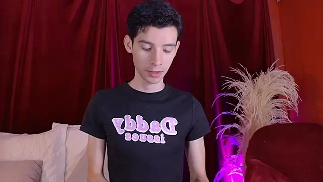 VicenteFerrer online show from May 19, 2026, 1:51 pm