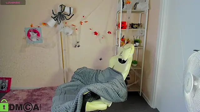 R0cket bunny online show from November 3, 2025, 12:49 am