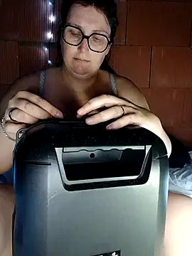 Fformesx online show from September 19, 2025, 4:11 pm