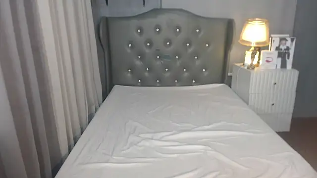 Snapshot of gillian_slay chatting on October 17, 2025, 11:34 am gillian slay online show from October 17, 2025, 11:34 am