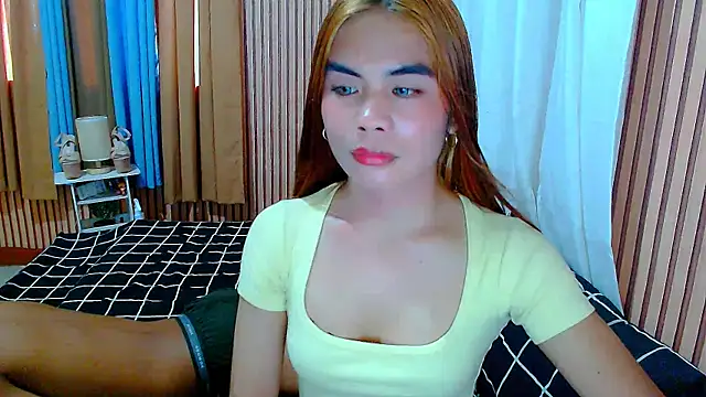 mikhaylahanderson online show from October 10, 2025, 7:09 am