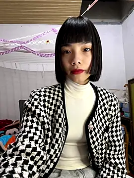 andymi1 online show from November 5, 2025, 1:52 am