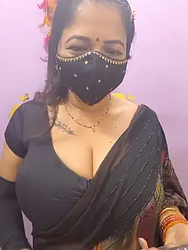 Queen Nightt online show from October 13, 2025, 5:25 pm