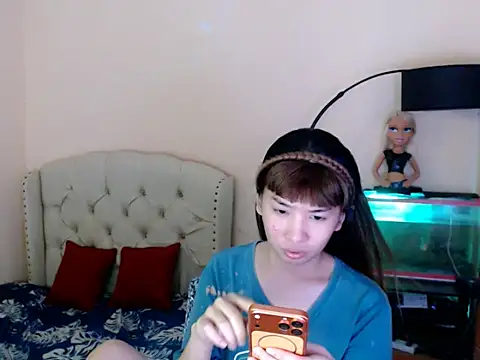 ShantalFoxxy  online show from April 14, 2026, 12:37 am