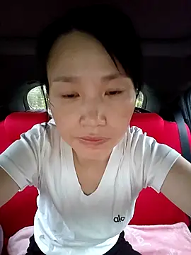 Snapshot of Haili-1 chatting on October 13, 2025, 10:43 pm Haili-1 online show from October 13, 2025, 10:43 pm