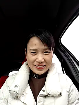 Snapshot of Haili-1 chatting on November 3, 2025, 11:08 pm Haili-1 online show from November 3, 2025, 11:08 pm