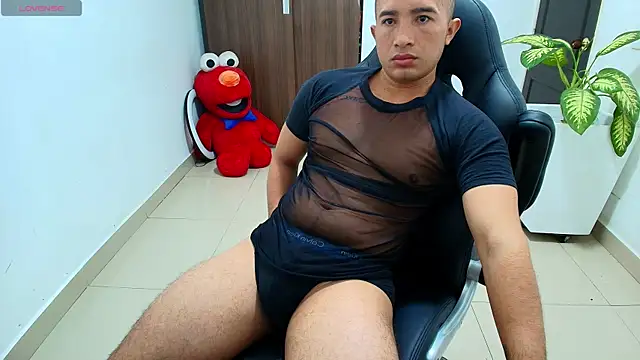 sebastian oconnor77 online show from September 27, 2025, 12:44 pm