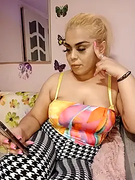 izauri2025 online show from October 9, 2025, 10:32 pm