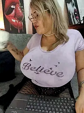 AlexxiaaMat online show from February 7, 2026, 1:08 pm