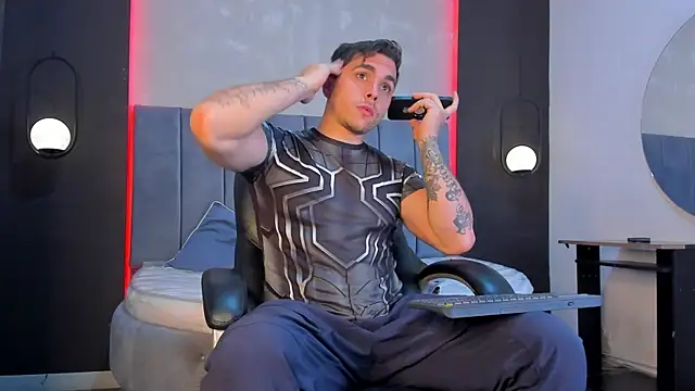 Liam walk  online show from April 15, 2026, 12:32 pm