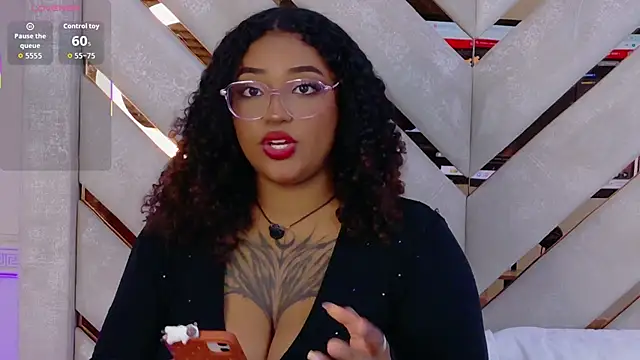 Cristal-Jonnes online show from April 19, 2026, 4:46 am