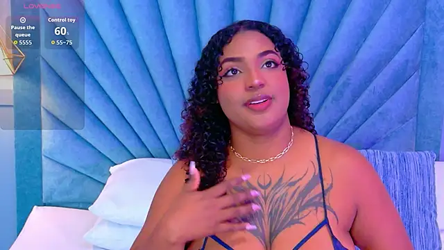 Cristal-Jonnes online show from October 16, 2025, 3:04 am