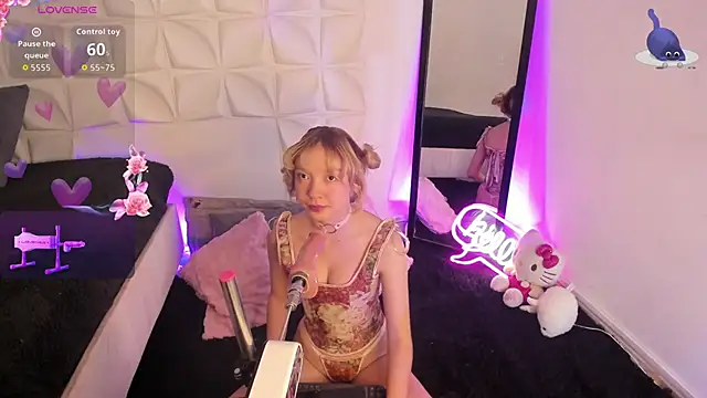 JuliethMoss online show from September 9, 2025, 7:45 pm