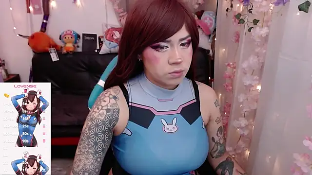 jadedelux  online show from April 14, 2026, 6:35 pm