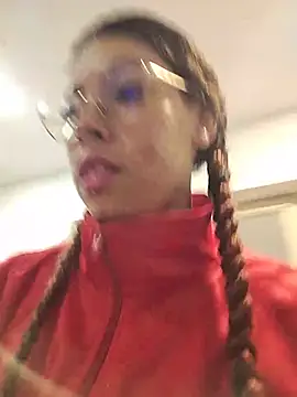 Snapshot of Pamelamiler__ chatting on May 29, 2026, 12:44 pm Pamelamiler online show from May 29, 2026, 12:44 pm