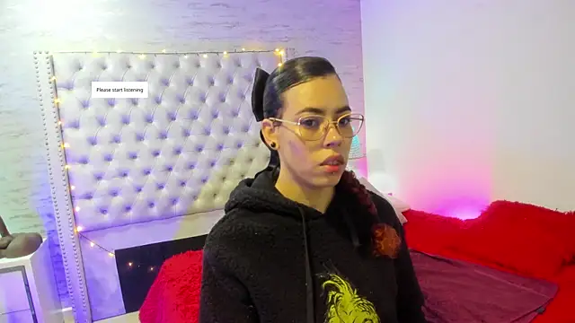 Snapshot of Pamelamiler__ chatting on May 7, 2026, 12:19 pm Pamelamiler online show from May 7, 2026, 12:19 pm