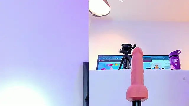 maily zanss online show from November 27, 2025, 7:47 pm